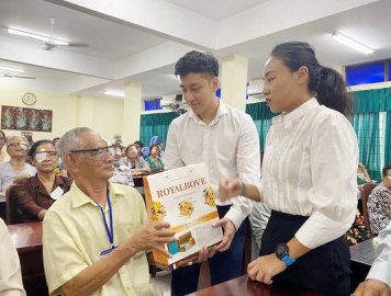 THUẬN GIA TIẾP TỤC GIÚP 150 NGƯỜI NGHÈO MỔ MẮT MIỄN PHÍ