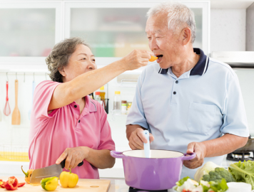 SAU TUỔI 60, HÃY BỔ SUNG CHO BA MẸ 5 DƯỠNG CHẤT NÀY!