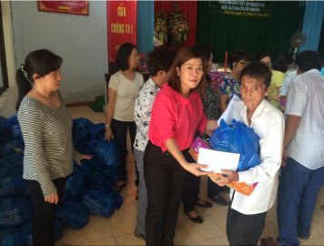 HOẠT ĐỘNG TỪ THIỆN TẠI H. GÒ CÔNG TÂY & CHỢ GẠO, TIỀN GIANG (02/11/2014)