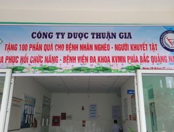 ĐẾN THĂM VÀ TẶNG QUÀ CHO BỆNH NHÂN NGHÈO TẠI KHU VỰC MIỀN NÚI PHÍA BẮC TỈNH QUẢNG NAM